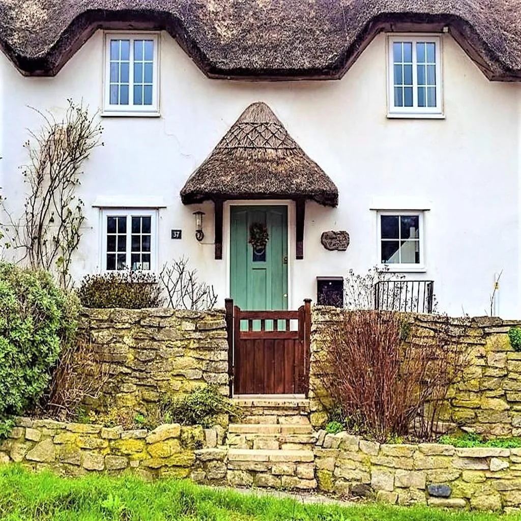 Exterior Paint: What You Need to Know The Definitive Guide